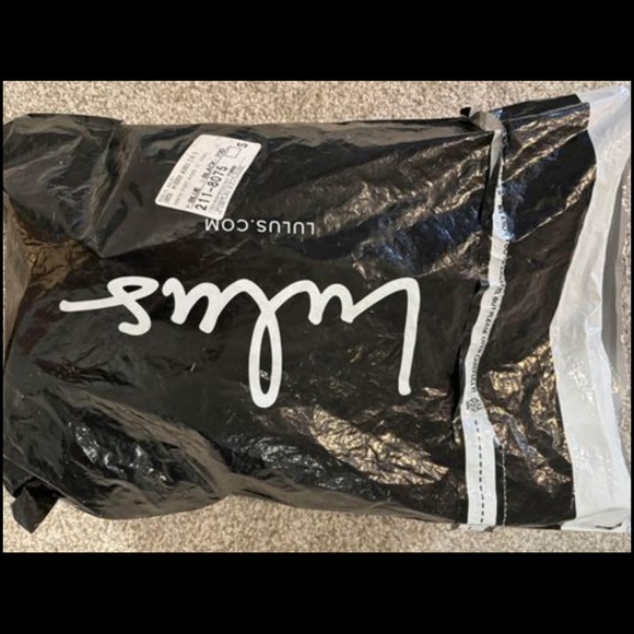 Lulu’s NWT- Gorgeous hunter green velvet cocktail dress. - Picture 6 of 6